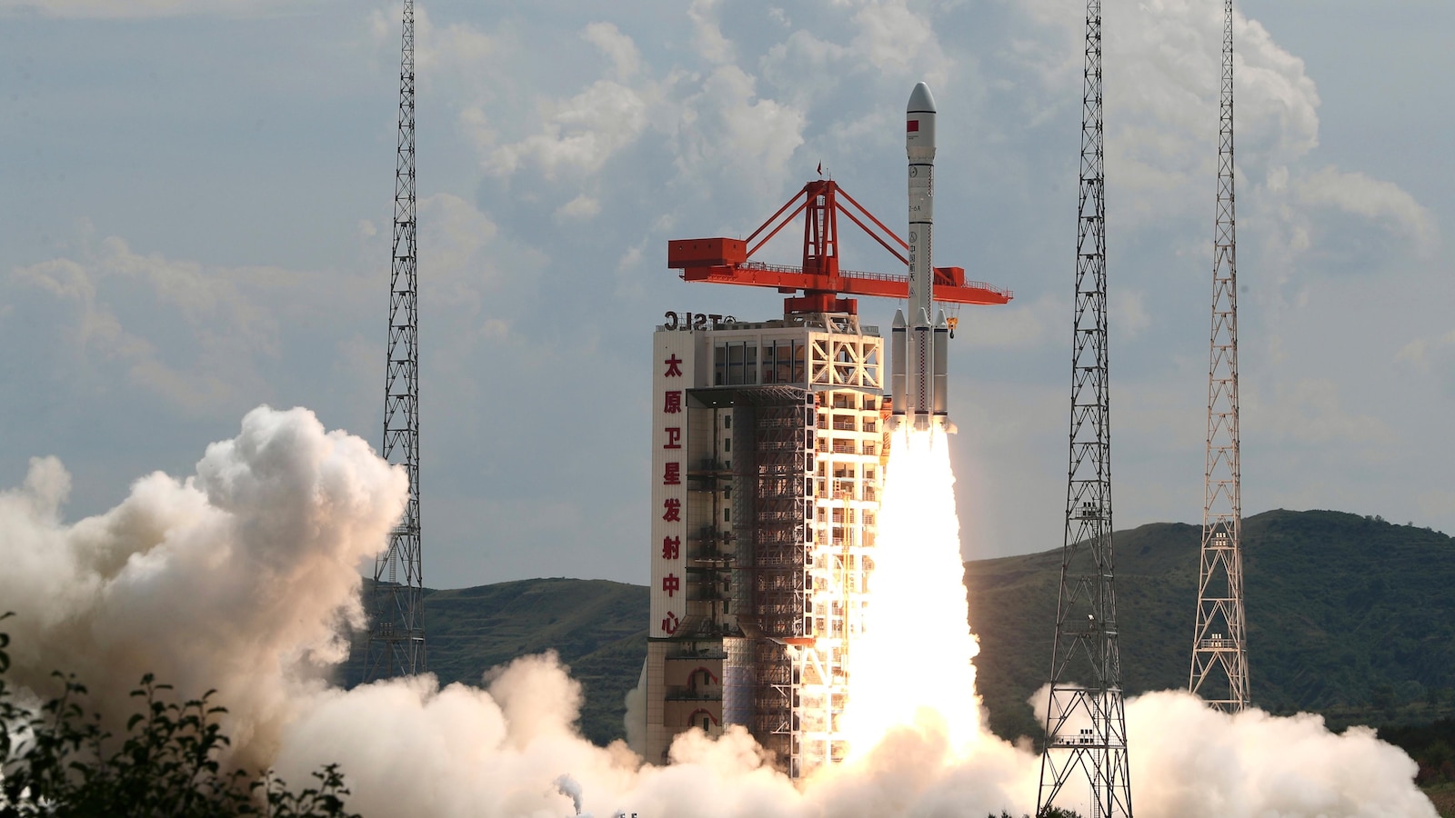 China launches rocket carrying new constellation of satellites