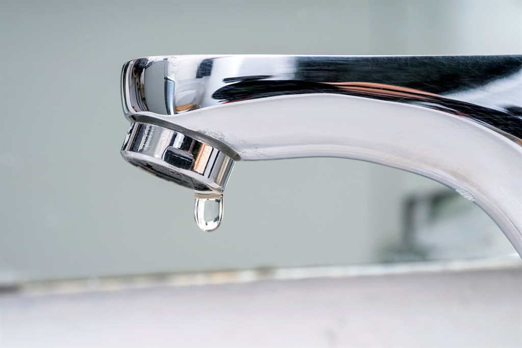 Expert guide: Safe water storage for SA’s planned cuts