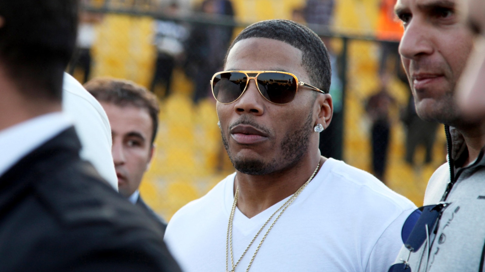 Rapper Nelly is arrested and accused of having illegal drugs. His lawyer says the case will die