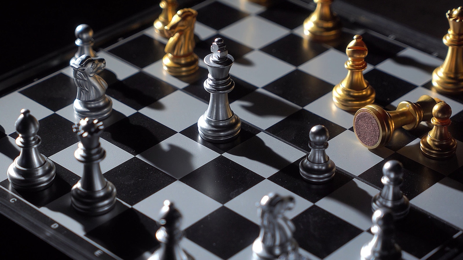 Russian chess player accused of poison plot during championship