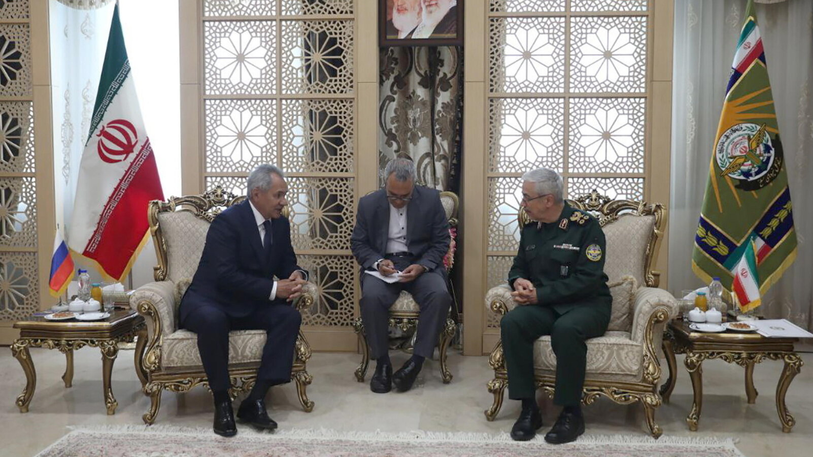 Shoigu a Teheran. Vuole la guerra, ma solo un po’