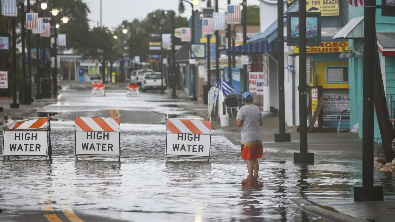 Tropical storm Debby ravages Florida and Georgia: Many dead, cities flooded, thousands left without power