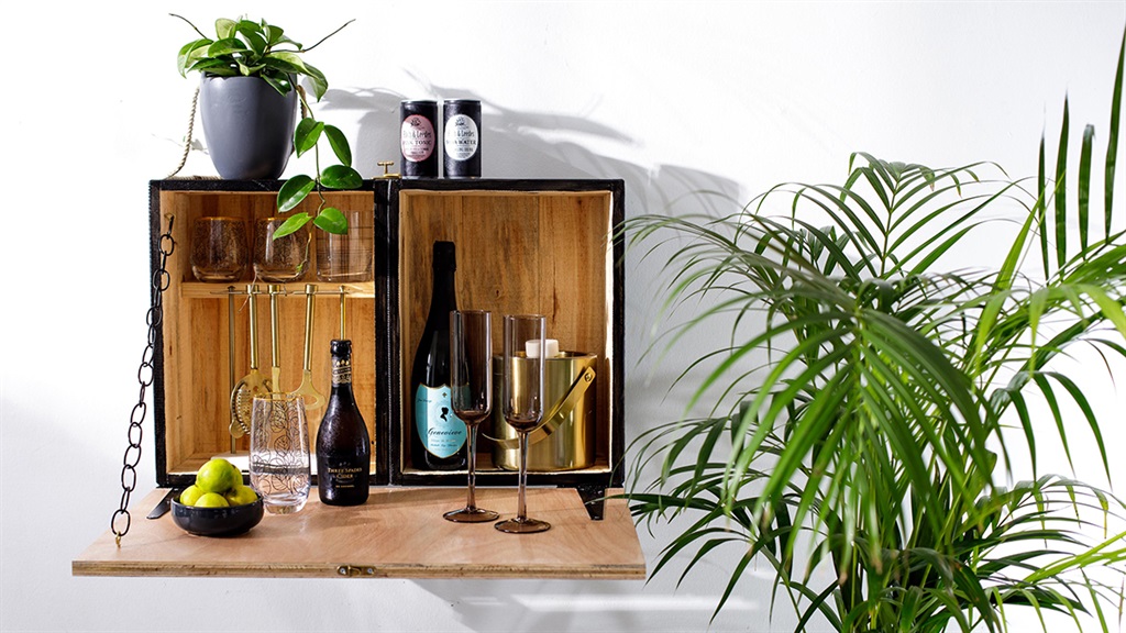 VIDEO: How to build your own tiny bar