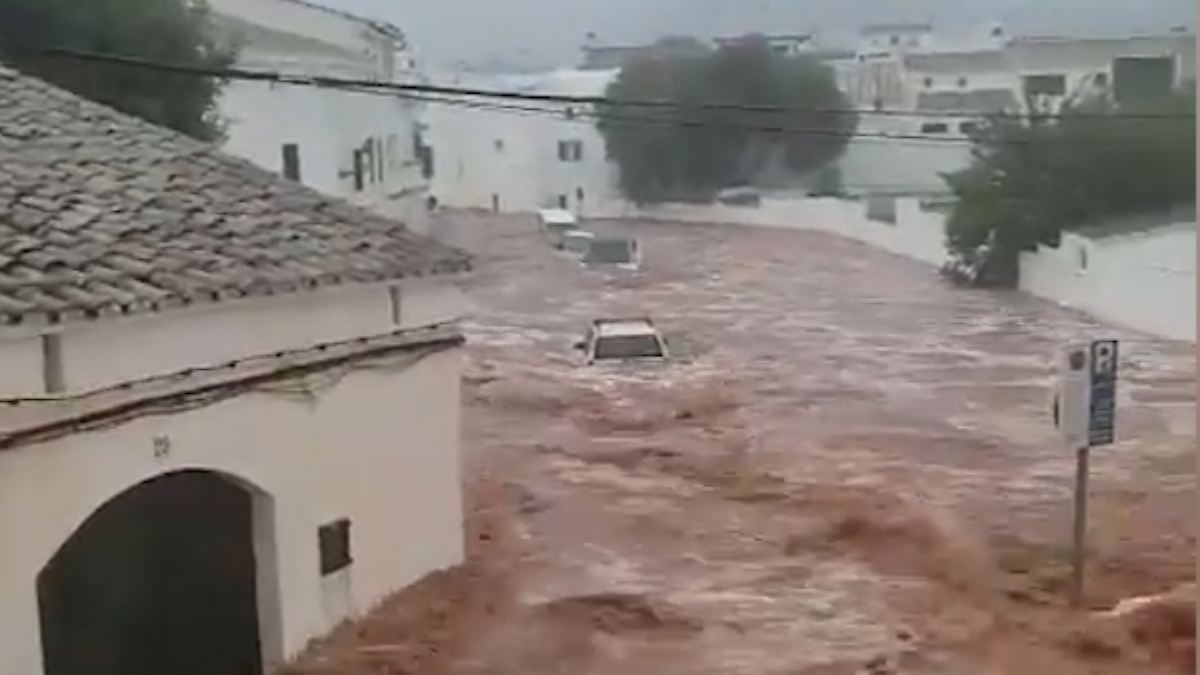 Alarm auf Balearen: Wassermassen auf Menorca, gestrandete Touristen auf Malle