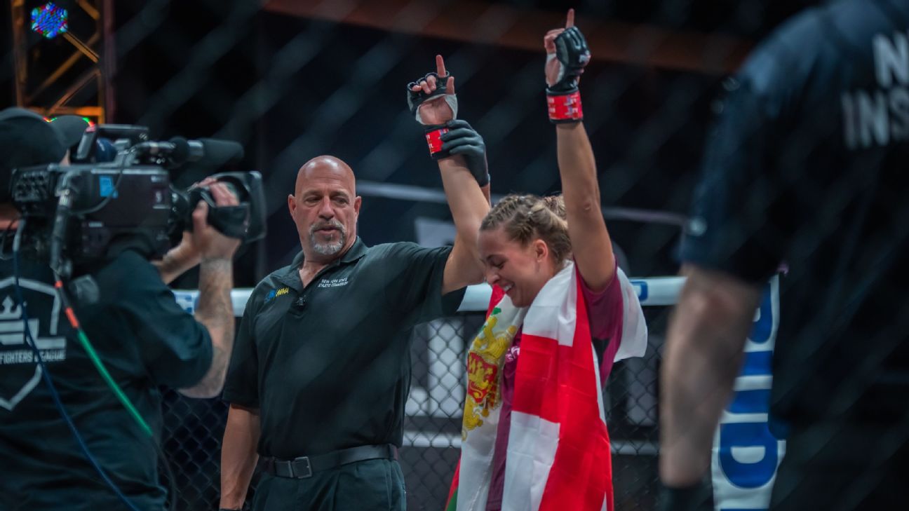 Dakota Ditcheva cruises to TKO win, gets Santos in PFL finals – ESPN