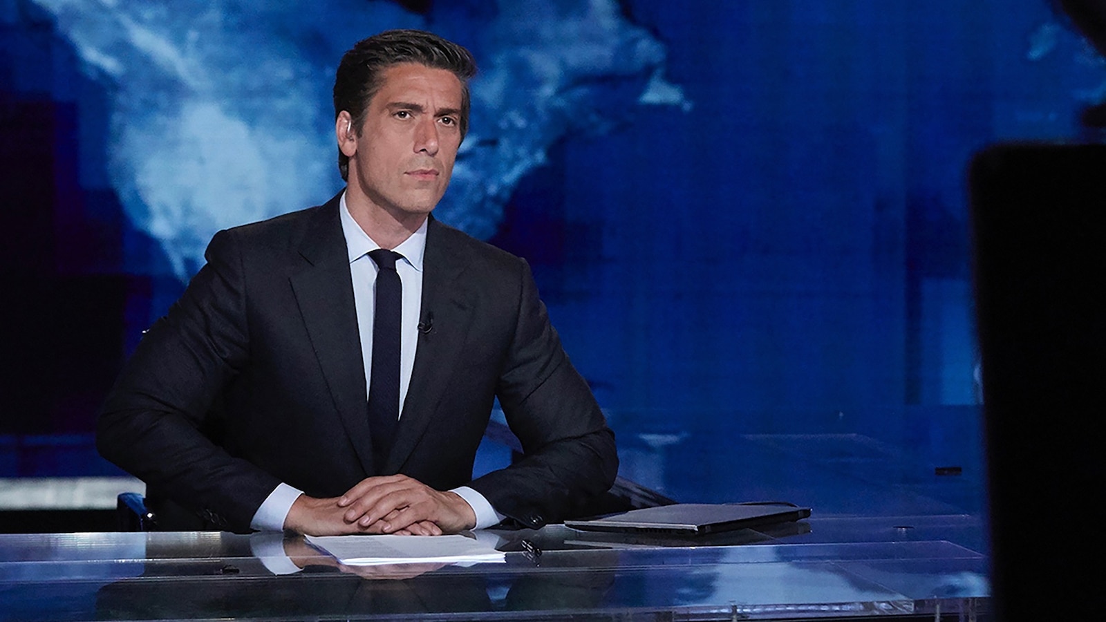 David Muir biography