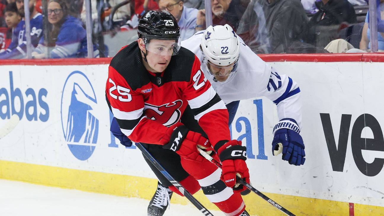 Devils re-sign Nolan Foote to one-year contract – ESPN