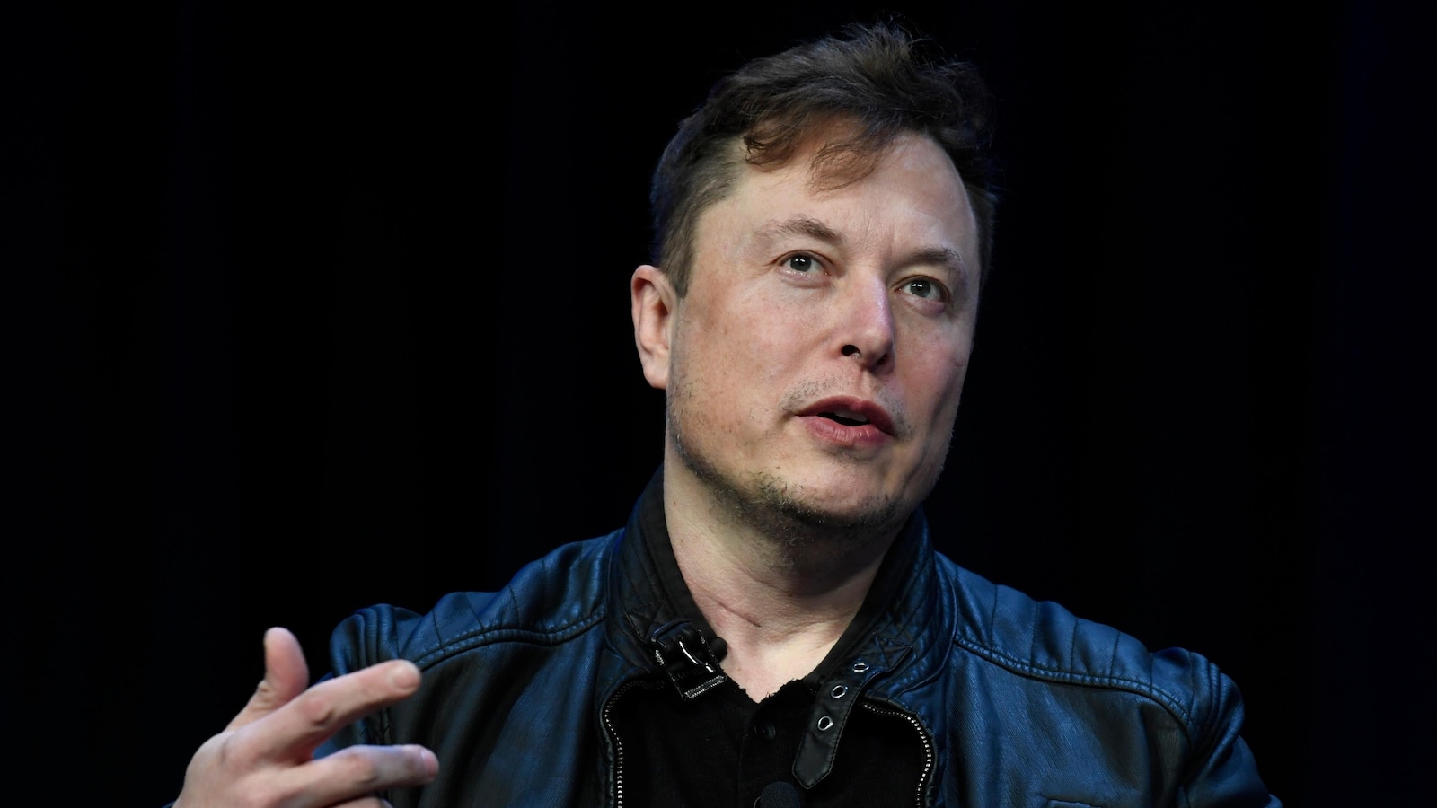 How X owner Elon Musk uses his social platform to amplify his right-wing views