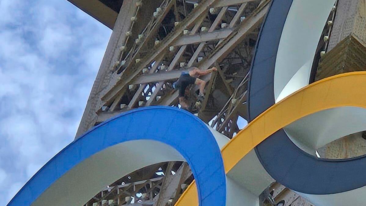 Man who climbed Eiffel Tower released, under investigation – ESPN